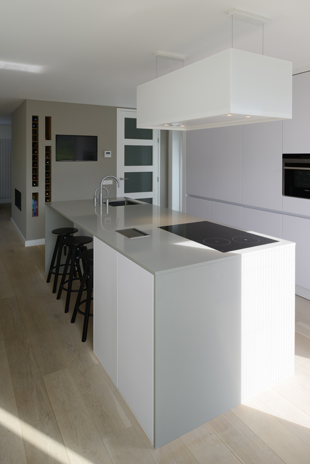 Mekida woning interieur met open keuken
